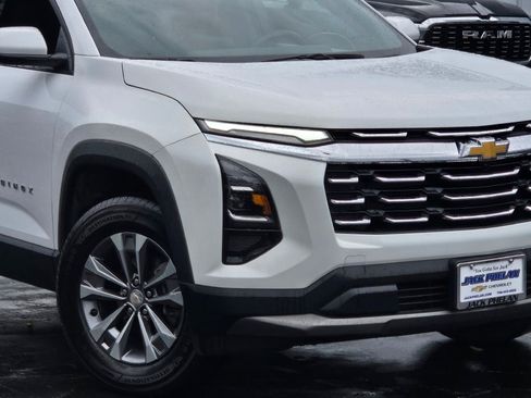 Certified 2025 Chevrolet Equinox LT FWD image 3