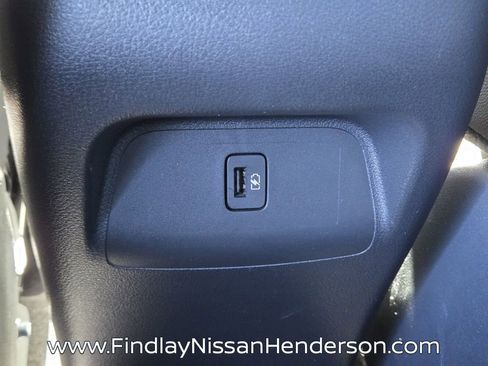 Used 2025 Nissan Sentra SR w/ SR Premium Package image 13