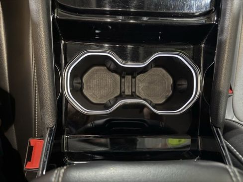 Used 2023 Jeep Grand Cherokee Limited image 21