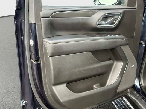 Used 2022 GMC Yukon XL AT4 w/ Technology Package AWD/4WD image 14