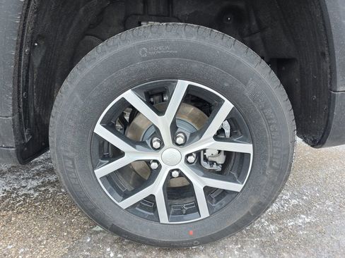 New 2025 Jeep Grand Cherokee Limited image 33