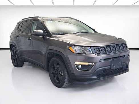 Used 2021 Jeep Compass Latitude w/ Sun and Sound Group FWD image 3