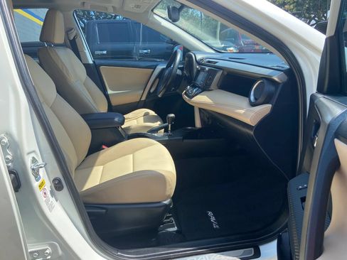Used 2014 Toyota RAV4 Limited w/ Technology Package FWD image 15