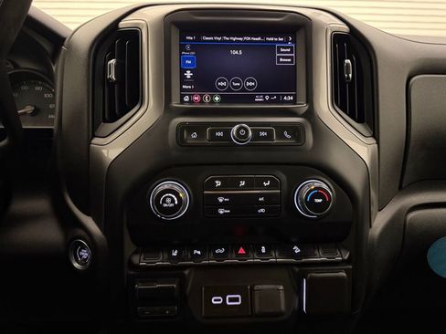 Certified 2024 Chevrolet Silverado 2500 Custom w/ Custom Value Package image 35