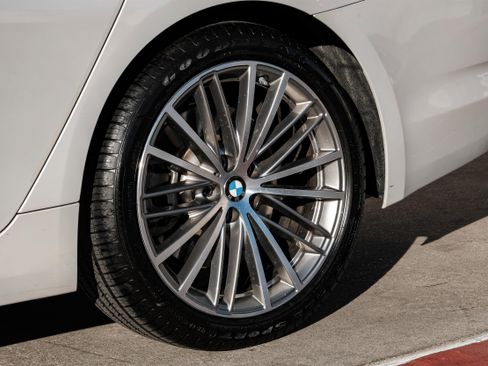 Used 2018 BMW 540i xDrive image 64