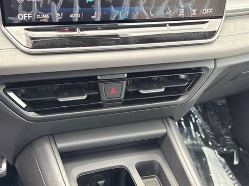 New 2026 Volkswagen Tiguan SE R-Line FWD image 22