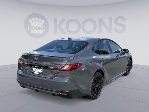 Used 2025 Toyota Camry SE FWD image 7