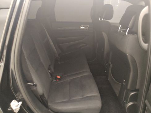 Used 2017 Jeep Grand Cherokee Laredo RWD image 19
