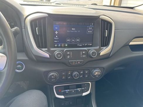 Used 2022 GMC Terrain SLT image 14