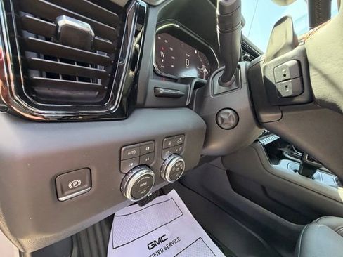 New 2026 GMC Sierra 1500 AT4 w/ AT4 Premium Package AWD/4WD image 17