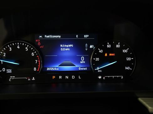 Used 2023 Ford Explorer XLT w/ Equipment Group 202A AWD/4WD image 2