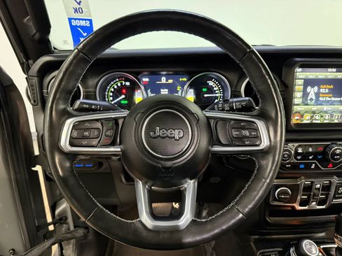 Used 2021 Jeep Wrangler Unlimited Sahara w/ Cold Weather Group AWD/4WD image 18