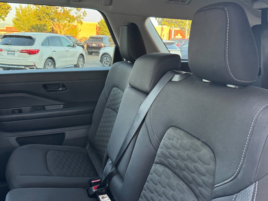 Used 2024 Nissan Pathfinder SV FWD image 20