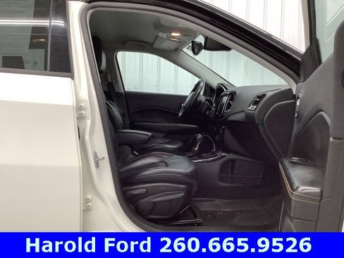 Used 2018 Jeep Compass Limited w/ Navigation Group image 12