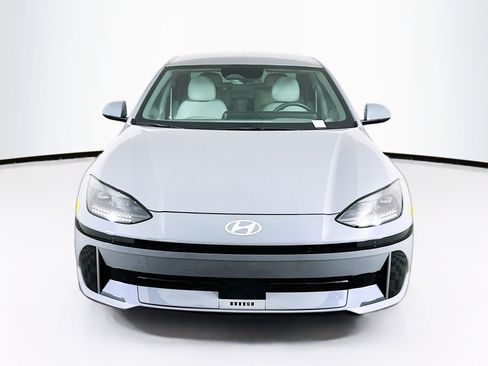 Used 2024 Hyundai Ioniq 6 SEL image 2
