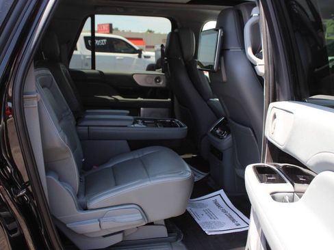 Used 2019 Lincoln Navigator L Reserve AWD/4WD image 11