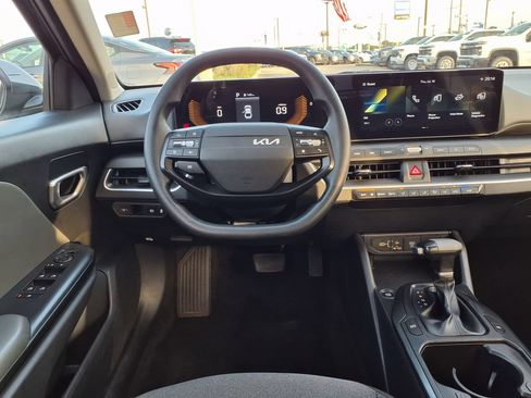 Used 2025 Kia K4 FWD image 18
