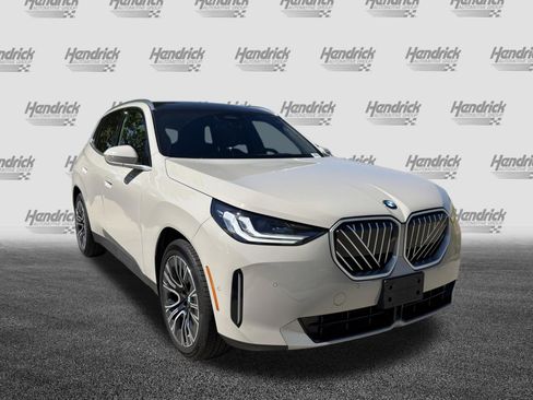 Certified 2025 BMW X3 xDrive30i w/ Premium Package AWD/4WD image 2