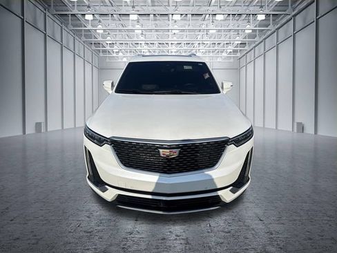 Used 2023 Cadillac XT6 Premium Luxury w/ Technology Package FWD image 8