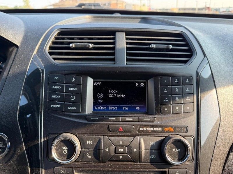 Used 2017 Ford Explorer XLT FWD image 14