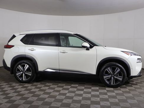 Used 2023 Nissan Rogue SL w/ SL Premium Package FWD image 16