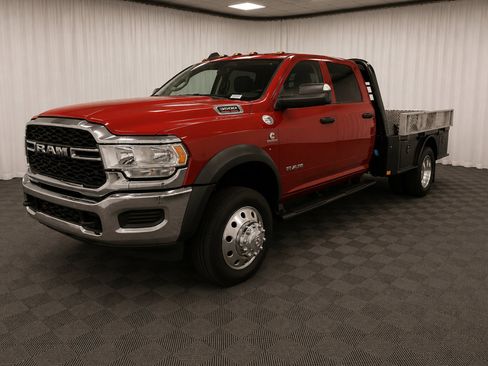 Used 2020 RAM 5500 Tradesman w/ Chrome Appearance Group AWD/4WD image 7