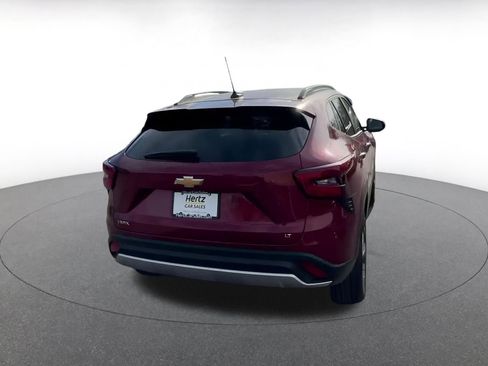 Used 2025 Chevrolet Trax LT image 14