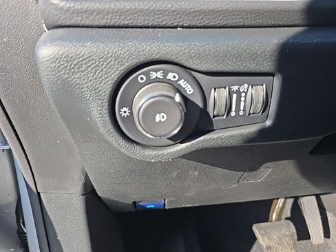 New 2026 Chrysler Pacifica Select image 23