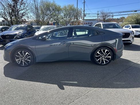 Used 2024 Toyota Prius Prime Premium image 5