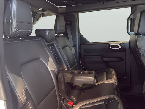 Used 2025 Ford Bronco Outer Banks image 10