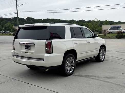 Used 2015 GMC Yukon Denali w/ Premium Package AWD/4WD image 17