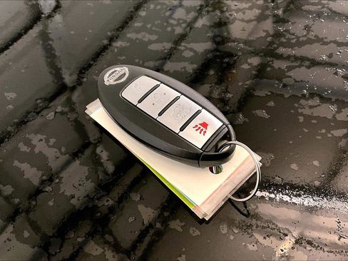 Used 2013 Nissan Sentra SR w/ Driver Pkg image 9