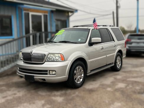 Used 2006 Lincoln Navigator Ultimate image 1