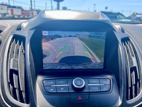 Used 2019 Ford Escape SE image 20