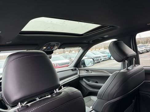 New 2026 Jeep Grand Cherokee Altitude image 13