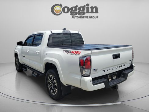 Used 2020 Toyota Tacoma TRD Sport w/ TRD Premium Sport Package AWD/4WD image 2