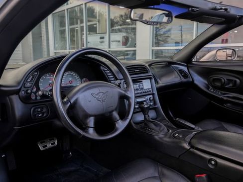 Used 2002 Chevrolet Corvette CONVERTIBLE / REGULAR SERVICE w/ Preferred Equipment Group2 image 31