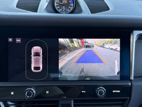 Used 2023 Porsche Macan Turbo image 54