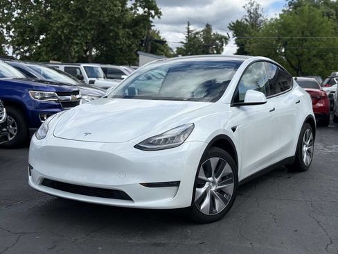 Used 2020 Tesla Model Y Long Range AWD/4WD image 1