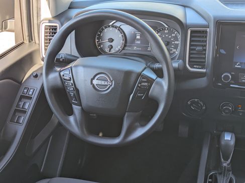 Used 2023 Nissan Frontier SV image 13