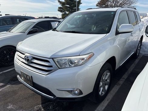 Used 2011 Toyota Highlander SE image 3