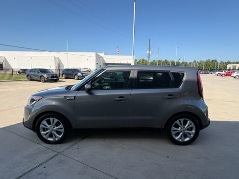 Used 2016 Kia Soul + w/ Primo Package FWD image 5