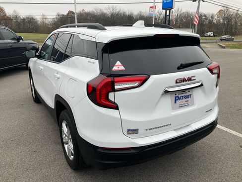 Used 2022 GMC Terrain SLE w/ Driver Convenience Package image 5
