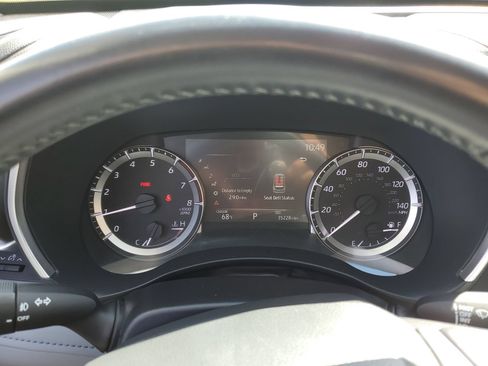 Used 2023 Toyota Highlander XLE AWD/4WD image 25