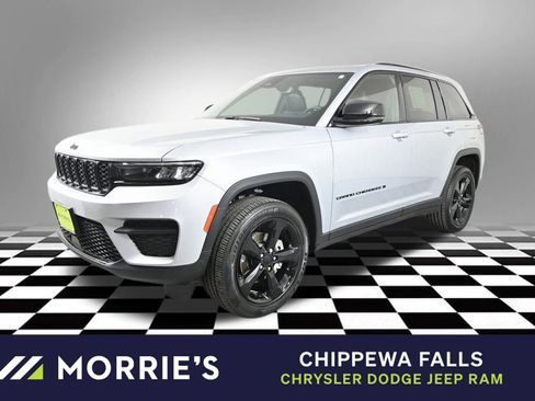 Used 2023 Jeep Grand Cherokee Altitude image 1