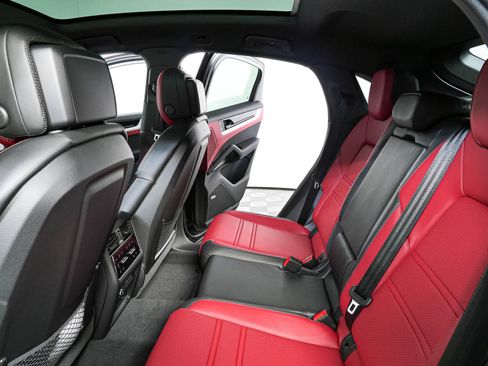 New 2026 Porsche Cayenne Coupe AWD/4WD image 22