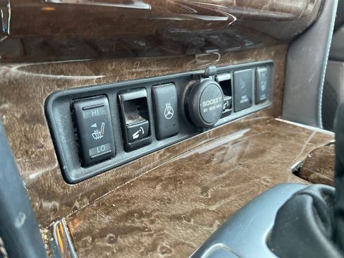 Used 2017 INFINITI QX80 4WD w/ Driver Assistance Package image 29