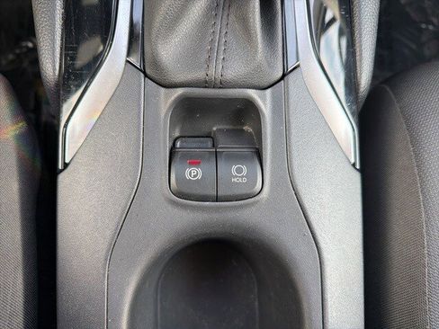 Used 2024 Toyota Corolla Cross LE image 33