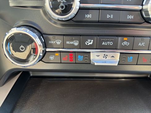 New 2026 Ford F250 Platinum w/ Platinum Plus Package image 34