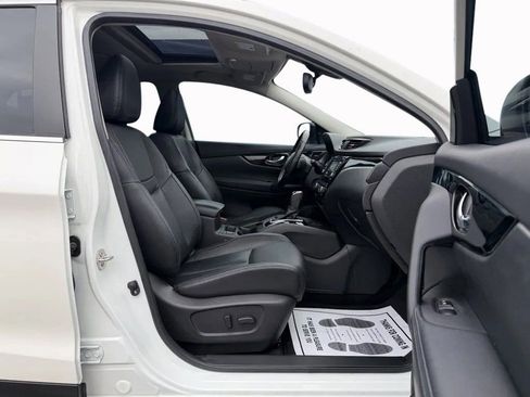 Used 2021 Nissan Rogue Sport SL w/ Premium Package image 25